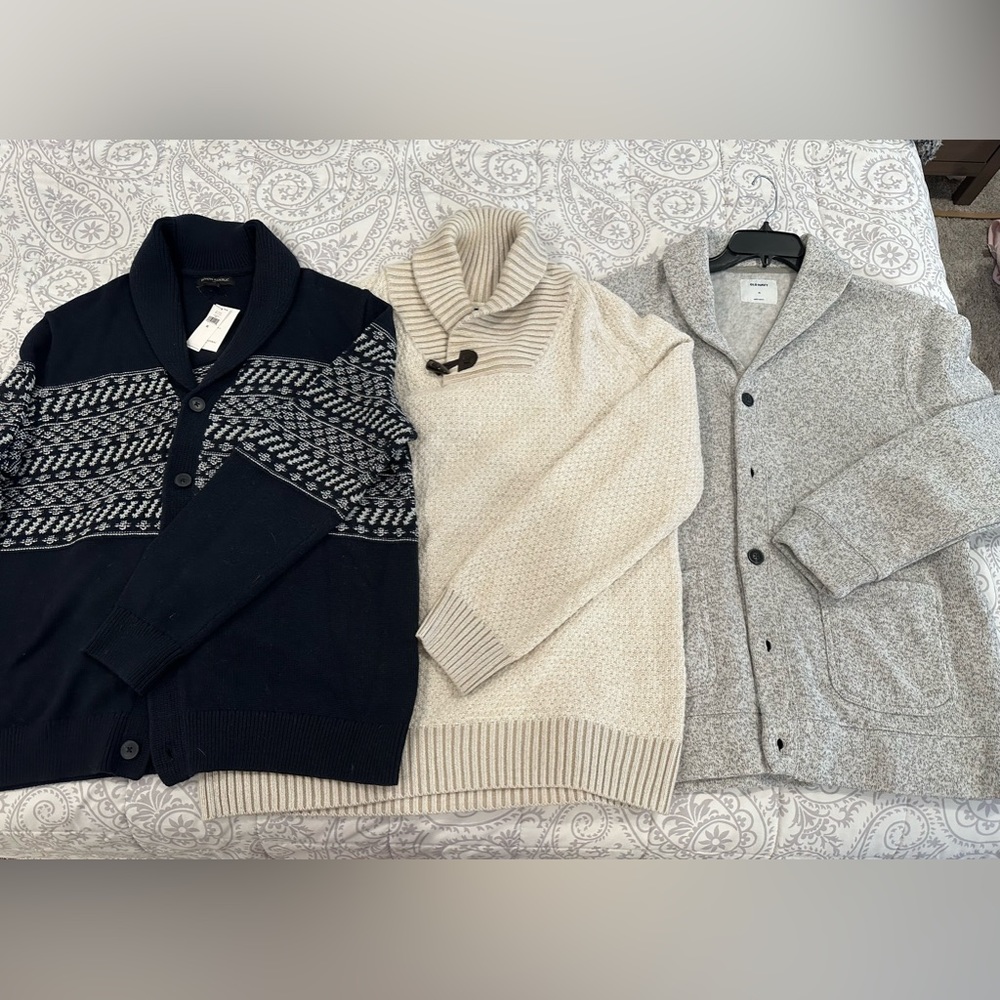 Men’s XL sweater bundle